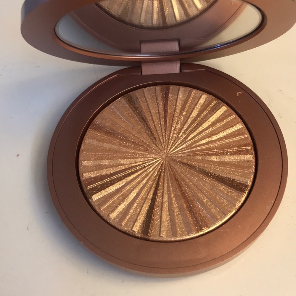 Estée Lauder  heat wave